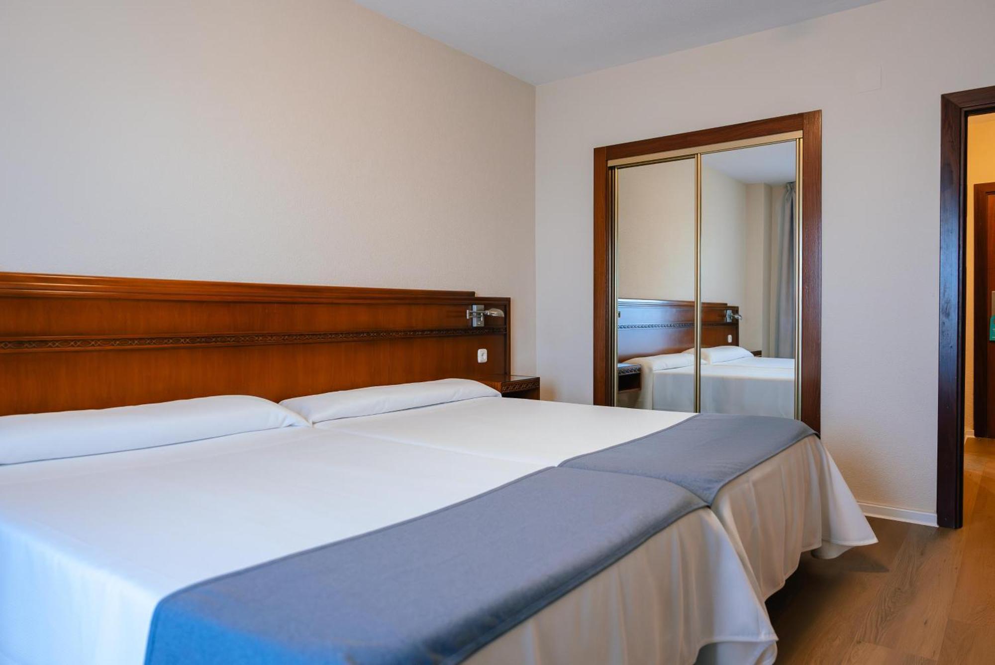 Port Europa Hotel Calpe Exterior photo